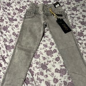 Café 7 skinny jeans size 3/4